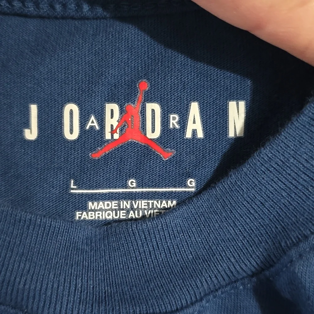 Jordan Blue Short Sleeve Tee with Crew Neck‎ Size Large